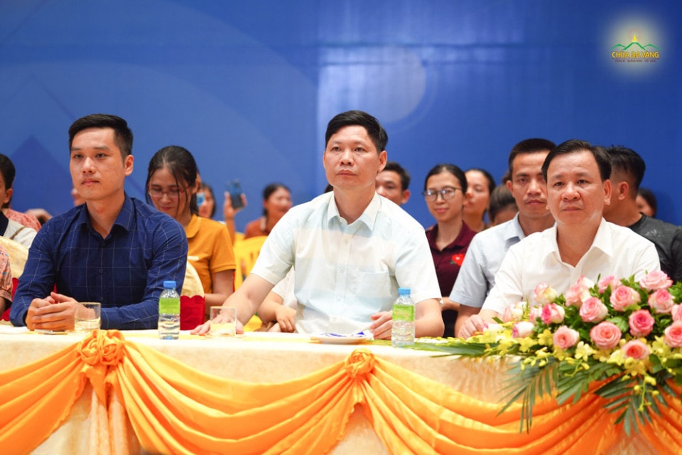 Sôi động đêm khai mạc khóa tu mùa hè chùa Ba Vàng 2022 -0