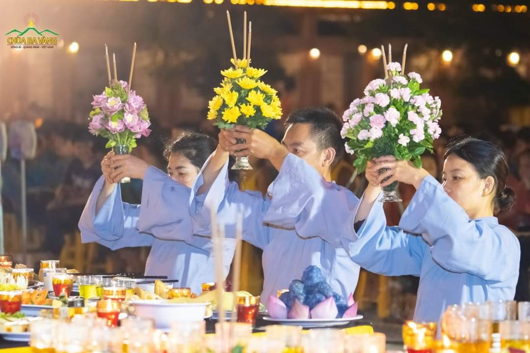 Khóa sinh Khóa tu mùa hè chùa Ba Vàng vun bồi tâm tri ân qua lễ trai đàn chẩn tế ---   -5