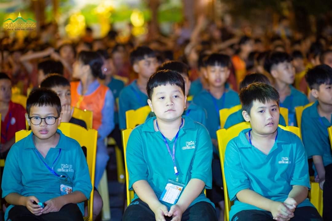 Khóa sinh Khóa tu mùa hè chùa Ba Vàng vun bồi tâm tri ân qua lễ trai đàn chẩn tế ---   -4