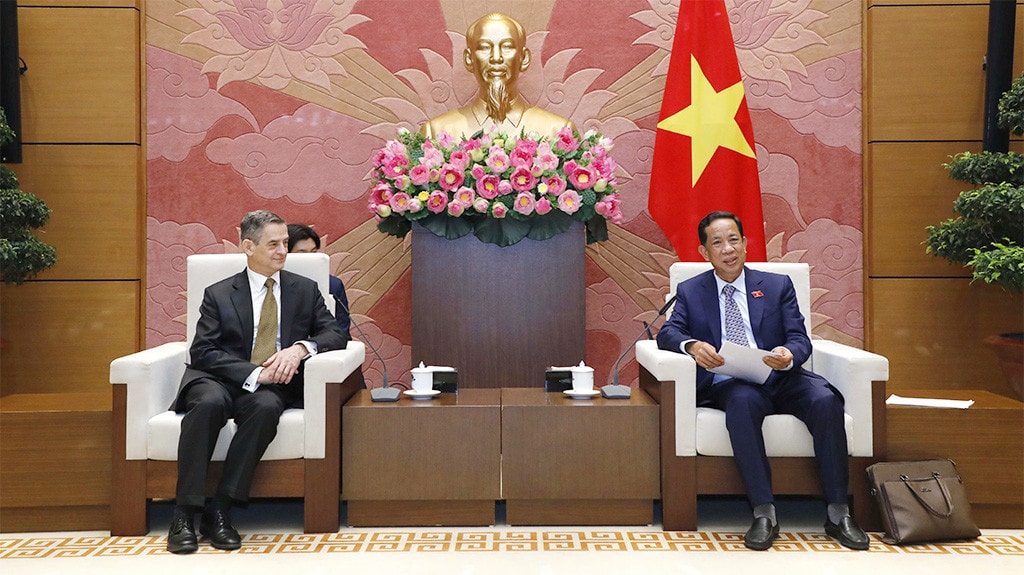 Chủ tịch Nhóm Nghị sỹ hữu nghị Việt Nam-Chile tiếp Đại sứ Cộng hòa Chile