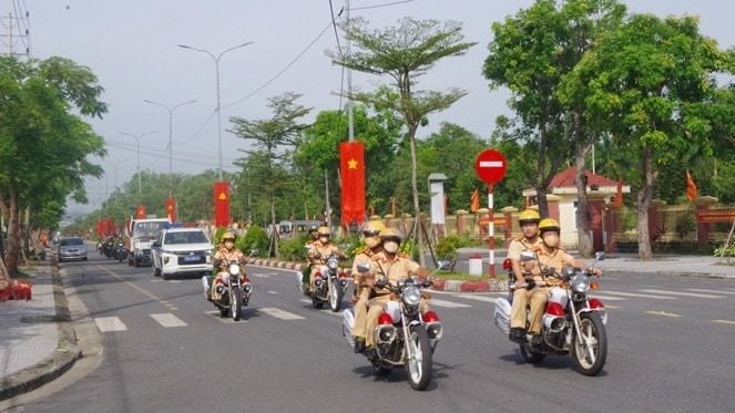 Công an các đơn vị địa phương trong toàn tỉnh Thừa Thiên Huế đã đồng loạt ra quân mở đợt cao điểm tấn công, trấn áp tội phạm đảm bảo an ninh trật tự…