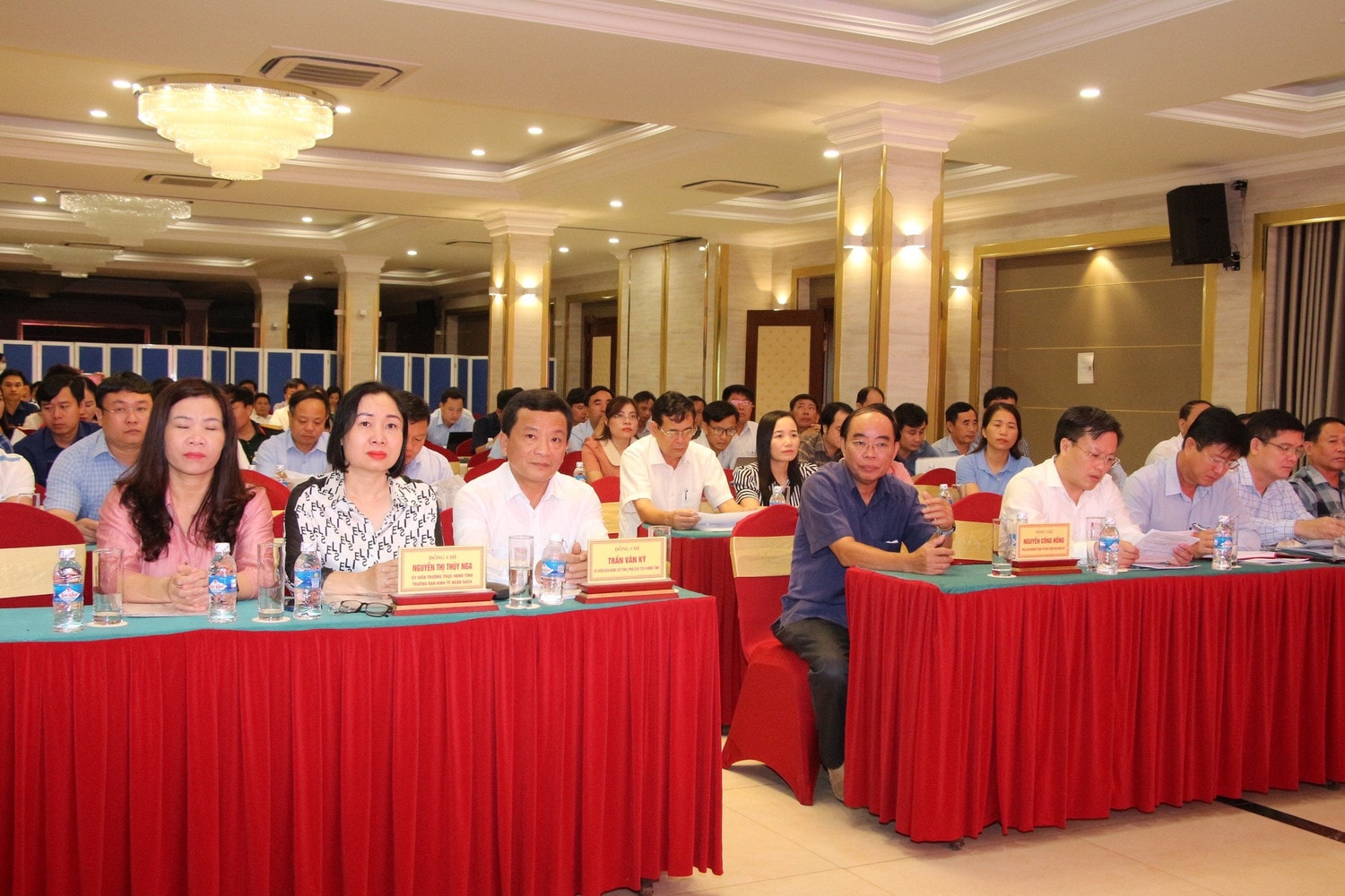 Các đại biểu dự Hội nghị Trang bị kỹ năng cho gần 500 đại biểu HĐND các cấp ở Hà Tĩnh -0