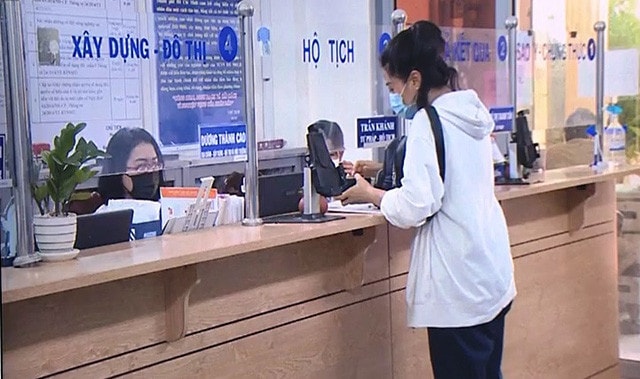 Khi phần mềm lỗi, cán bộ cũng loay hoay