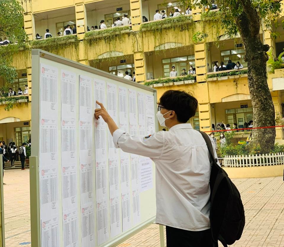 Hà Nội: Sáng 17.6 gần 107.000 thí sinh làm thủ tục dự thi lớp 10 -0