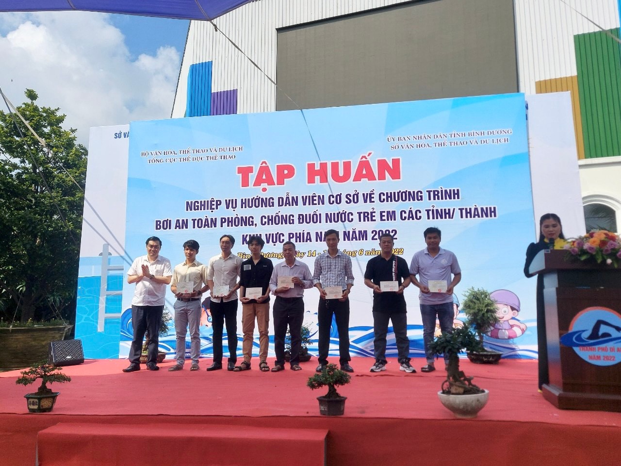 Bình Dương: Phát động toàn dân tập luyện môn bơi, phòng chống đuối nước năm 2022 -1