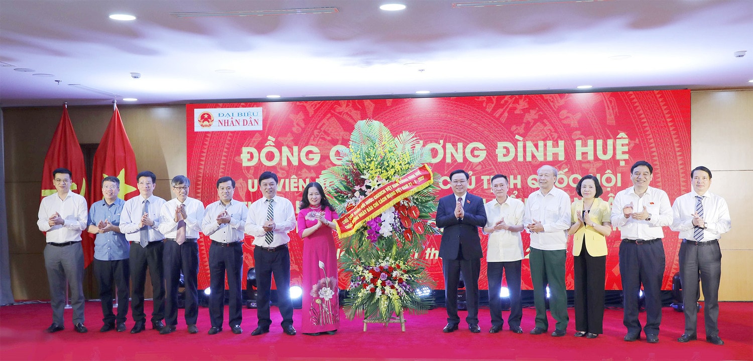 Chủ tịch Quốc hội Vương Đình Huệ: Báo Đại biểu Nhân dân ngày càng phát triển 