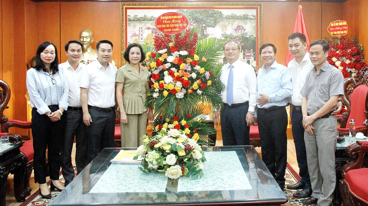 Cầu nối hữu hiệu giữa cơ quan dân cử với cử tri và Nhân dân