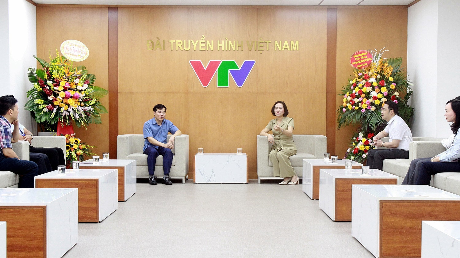 Cầu nối hữu hiệu giữa cơ quan dân cử với cử tri và Nhân dân