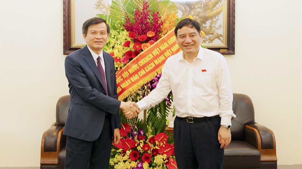 Chủ nhiệm Ủy ban Văn hóa, Giáo dục Nguyễn Đắc Vinh chúc mừng các cơ quan báo chí -1