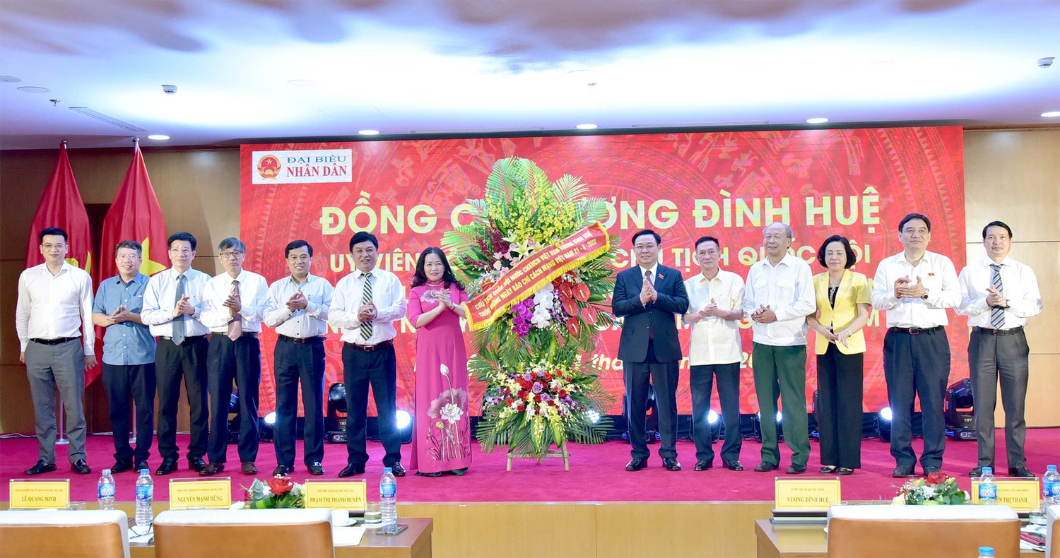 Một số hình ảnh Chủ tịch Quốc hội Vương Đình Huệ đến thăm báo Đại biểu Nhân dân và dự Lễ kỷ niệm 97 năm Ngày Báo chí Cách mạng Việt Nam (21.6.1925-21.6.2022)