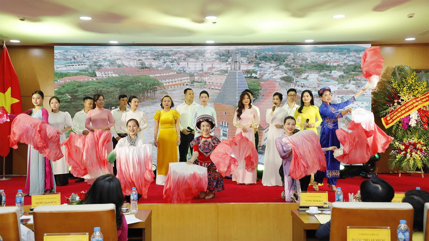 Một số hình ảnh Chủ tịch Quốc hội Vương Đình Huệ đến thăm báo Đại biểu Nhân dân và dự Lễ kỷ niệm 97 năm Ngày Báo chí Cách mạng Việt Nam (21.6.1925-21.6.2022)