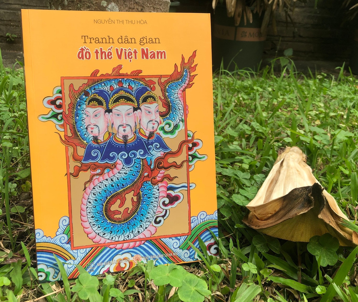 Bìa sách “Tranh dân gian đồ thế Việt Nam”