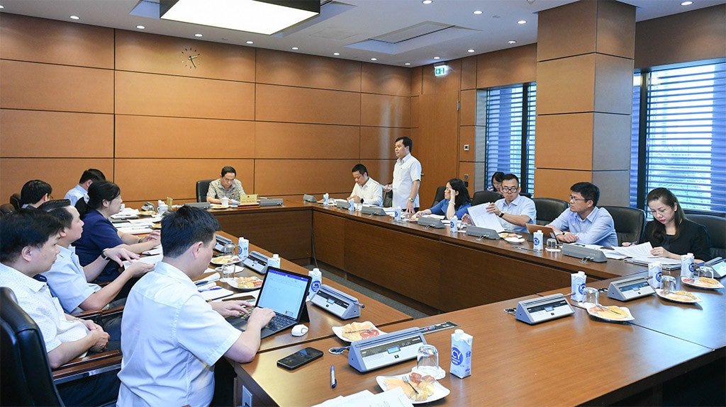 Phó Chủ tịch Thường trực Quốc hội Trần Thanh Mẫn làm việc với Lãnh đạo Văn phòng Quốc hội