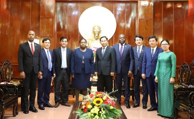 Chủ tịch Quốc hội Mozambique thăm thành phố Cần Thơ -0