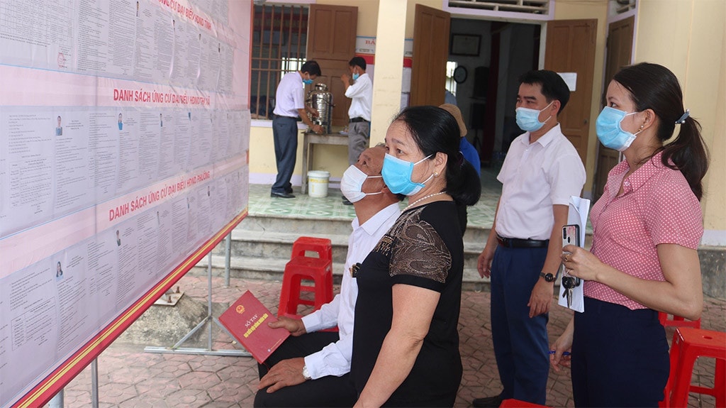 Bài 3: “Áo mặc sao qua khỏi đầu” -0