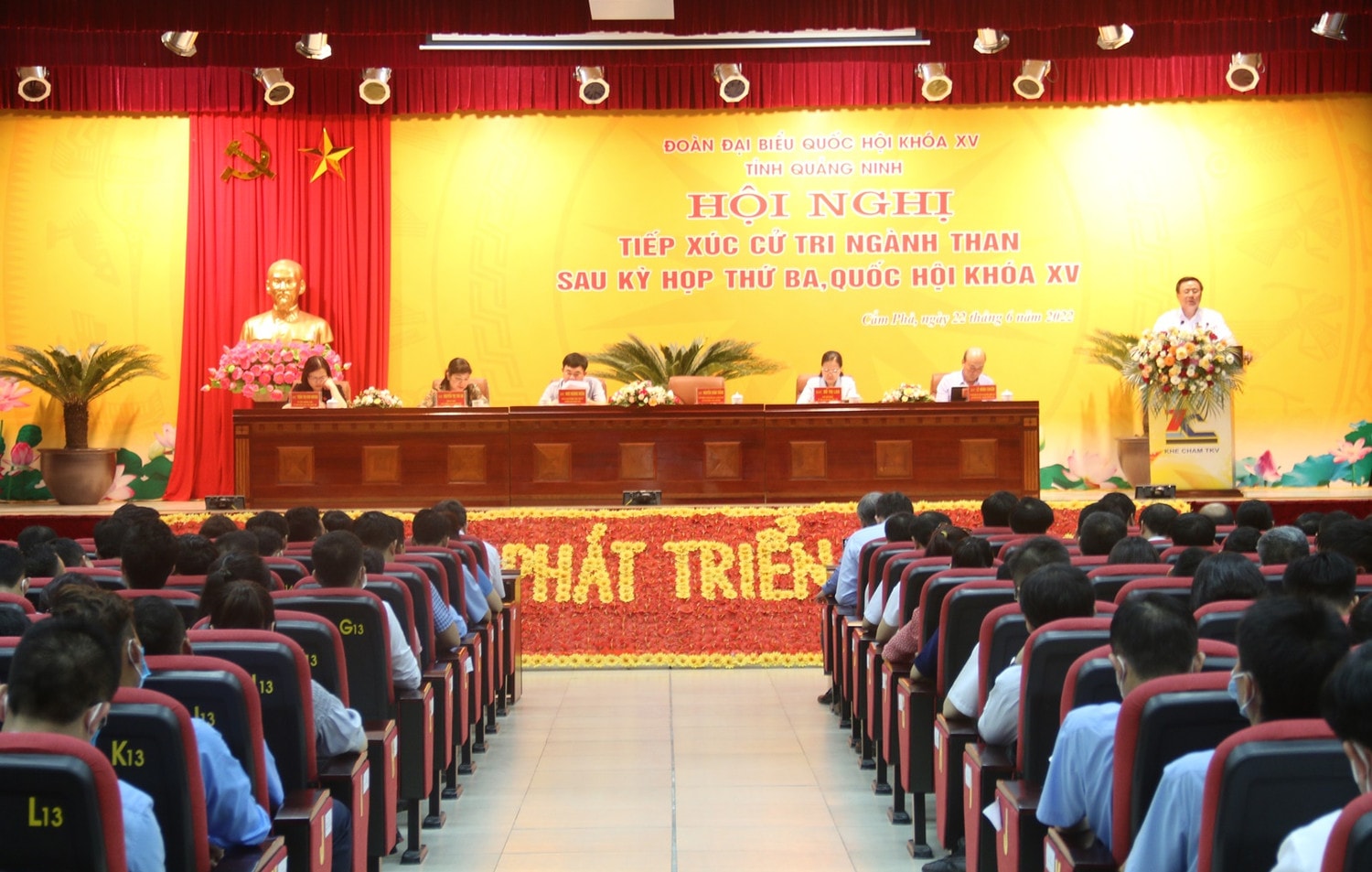 Toàn cảnh buổi tiếp xúc cử tri Đoàn ĐBQH tỉnh Quảng Ninh tiếp xúc cử ngành Than -0