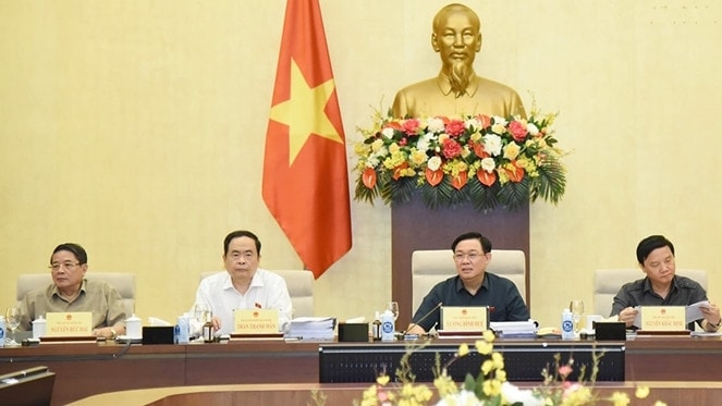 Chủ tịch Quốc hội Vương Đình Huệ chủ trì làm việc của Đảng đoàn Quốc hội với Văn phòng Quốc hội
