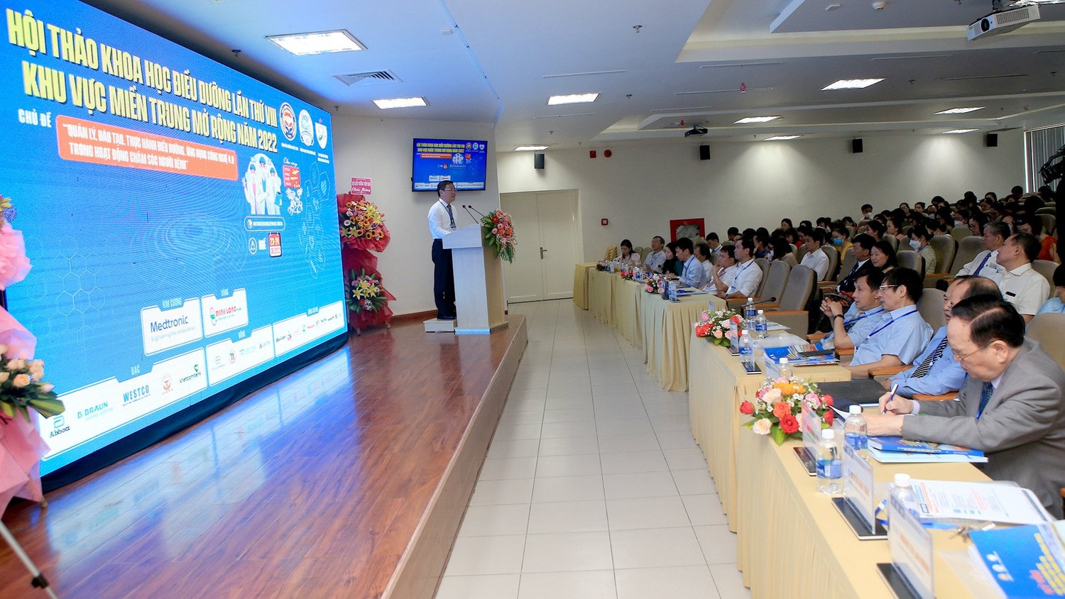 Hội thảo khoa học Điều dưỡng khu vực miền Trung mở rộng Lần thứ VIII năm 2022 -0
