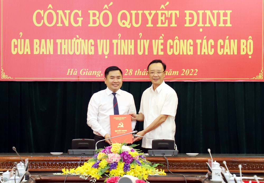 Hà Giang: Công bố Quyết định của Ban Thường vụ Tỉnh ủy về công tác cán bộ -0