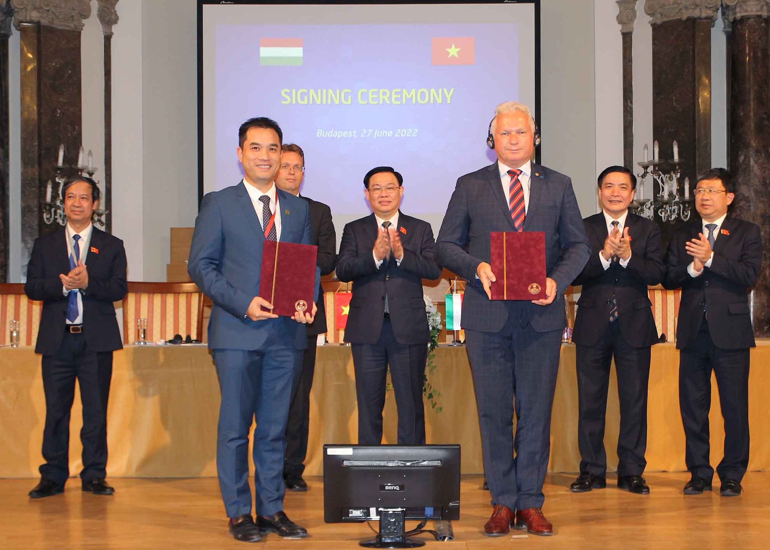 Hơn 60 giờ của Chủ tịch Quốc hội Vương Đình Huệ tại Hungary -0
