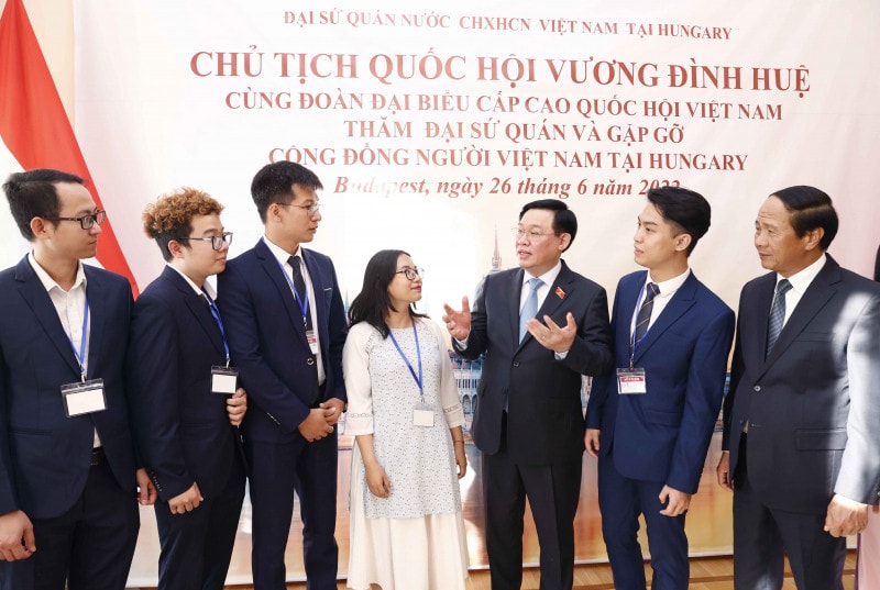Hơn 60 giờ của Chủ tịch Quốc hội Vương Đình Huệ tại Hungary - 10