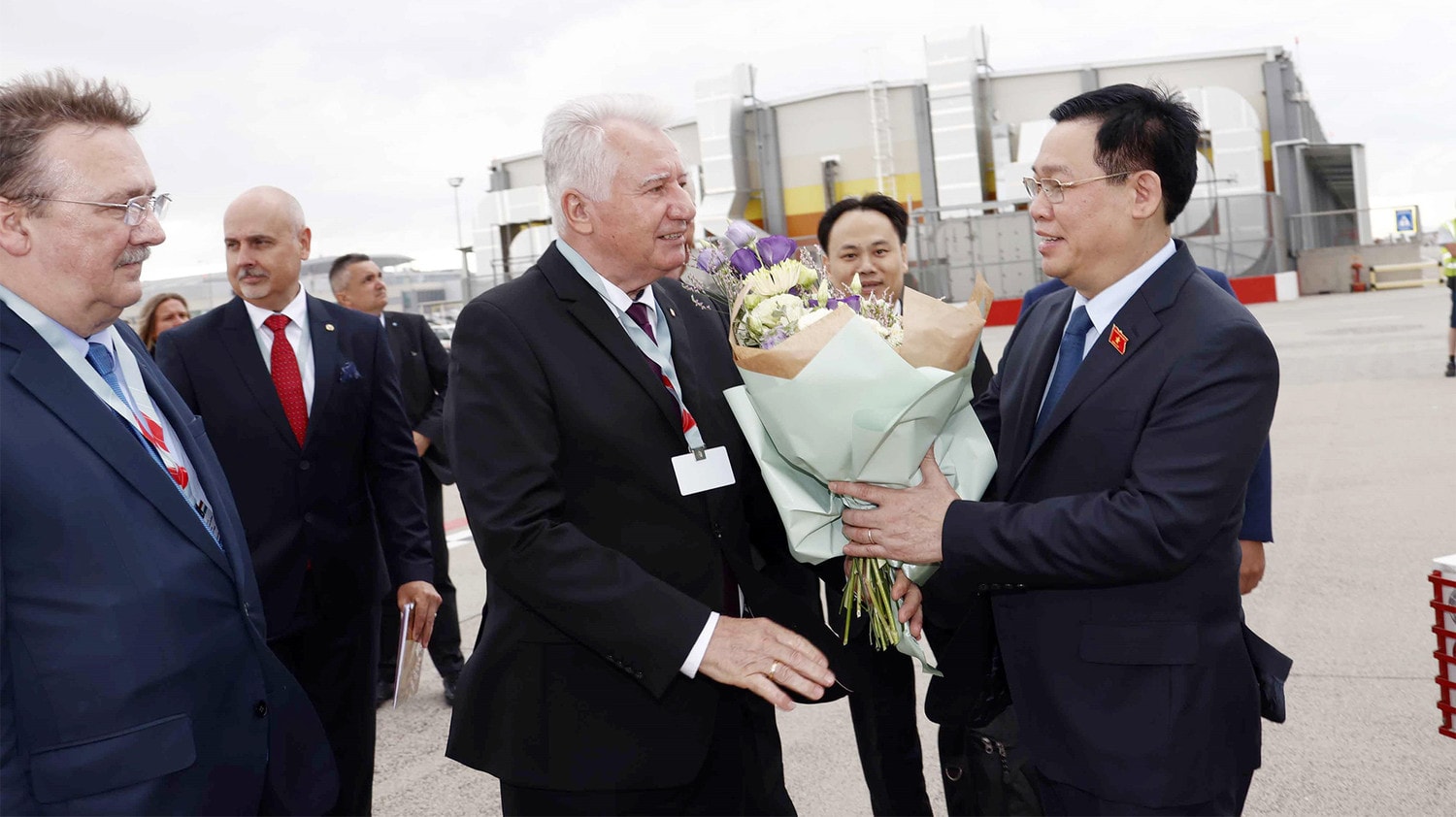 Hơn 60 giờ của Chủ tịch Quốc hội Vương Đình Huệ tại Hungary - 0