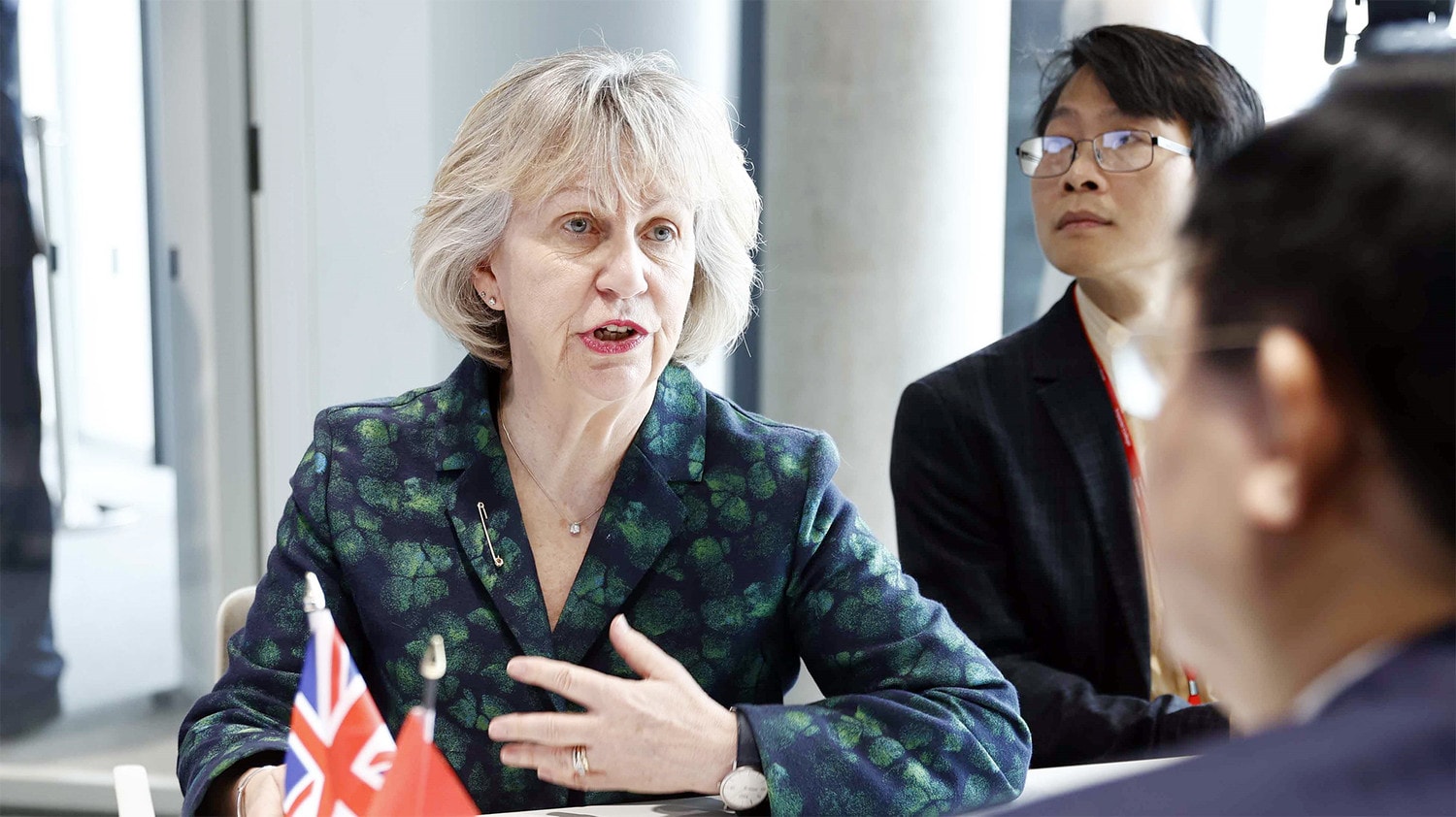 Chủ tịch Quốc hội Vương Đình Huệ tiếp Lãnh đạo Trường Imperial College London -1