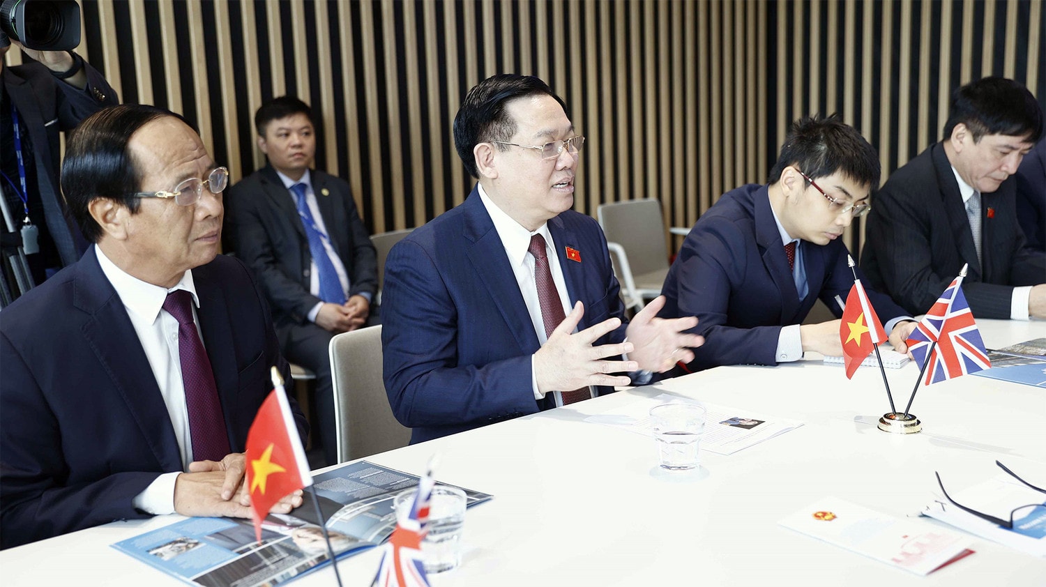 Chủ tịch Quốc hội Vương Đình Huệ tiếp Lãnh đạo Trường Imperial College London -0