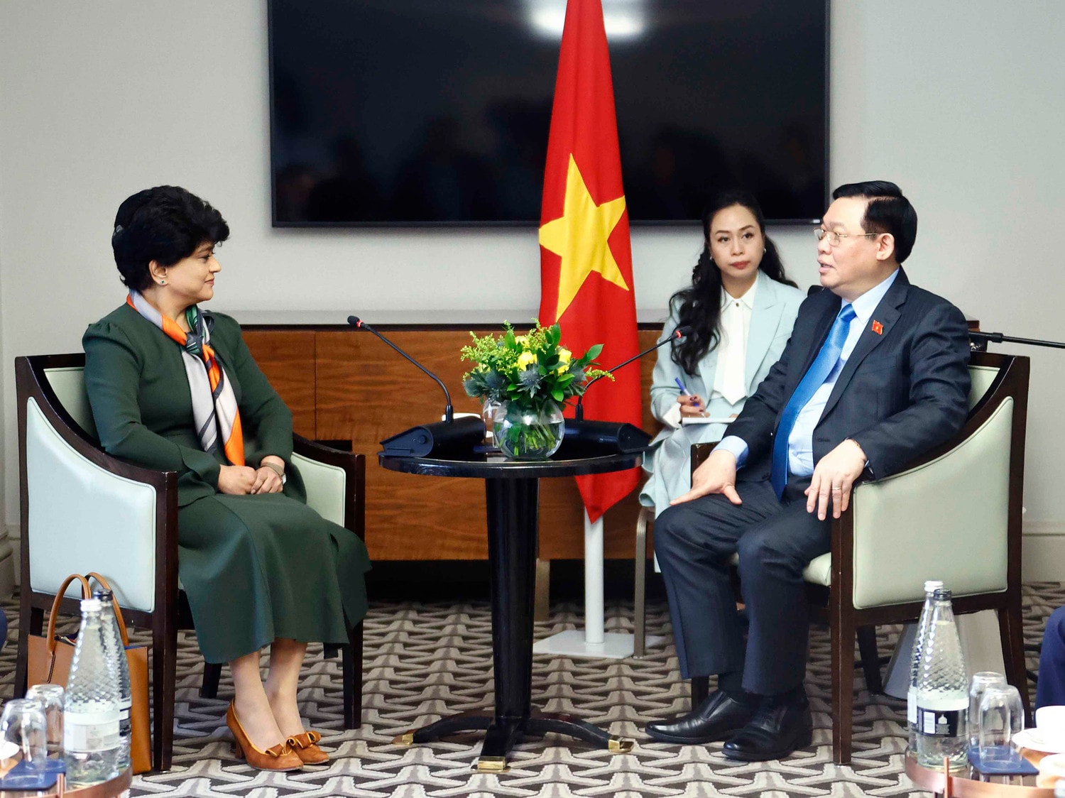 Một số hình ảnh Chủ tịch Quốc hội Vương Đình Huệ thăm chính thức Vương quốc Anh và Bắc Ireland -0