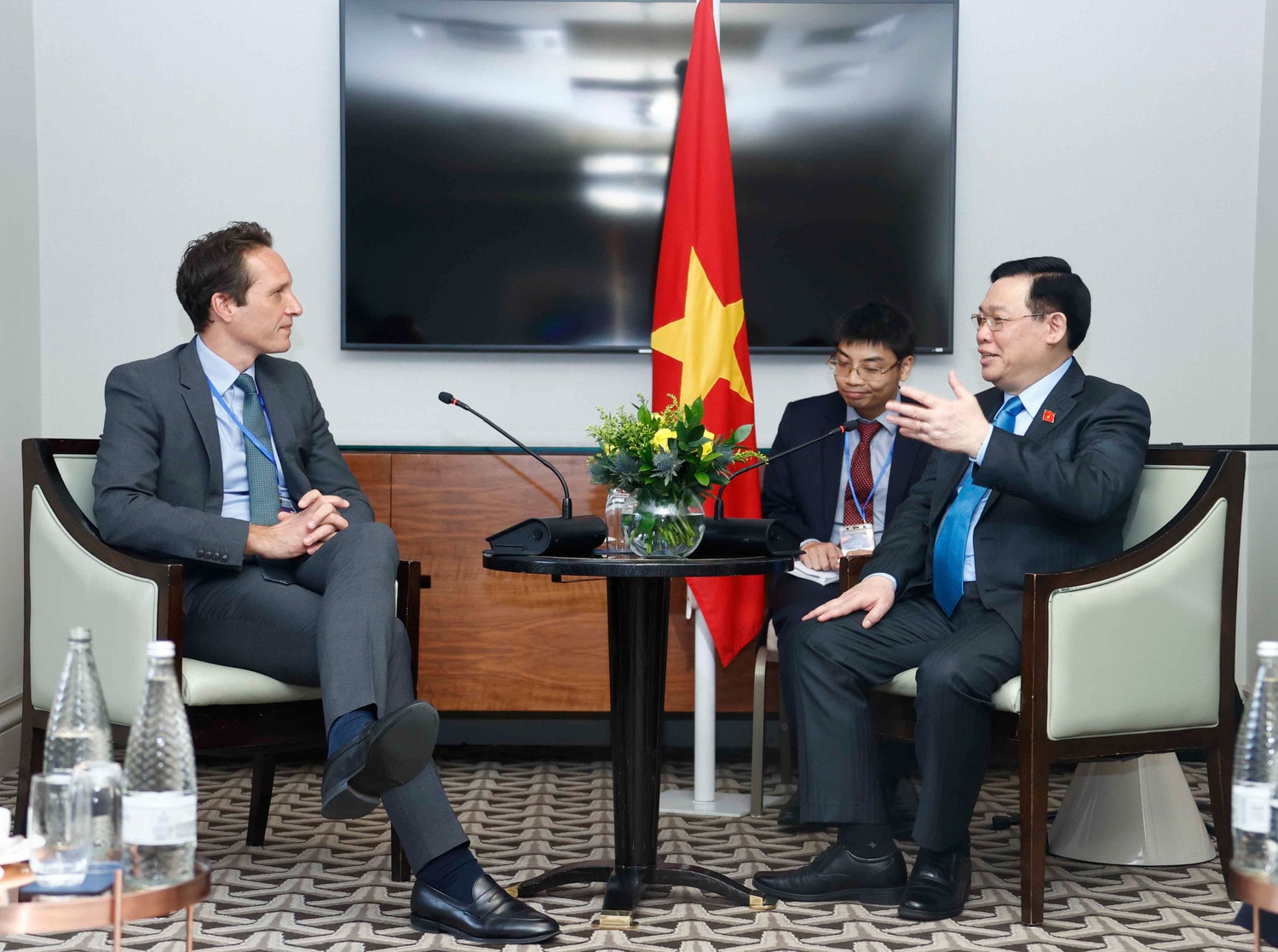 Một số hình ảnh Chủ tịch Quốc hội Vương Đình Huệ thăm chính thức Vương quốc Anh và Bắc Ireland -0