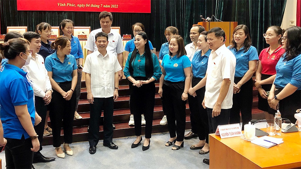 Đoàn ĐBQH tỉnh Vĩnh Phúc tiếp xúc cử tri công chức, viên chức, công nhân lao động -4