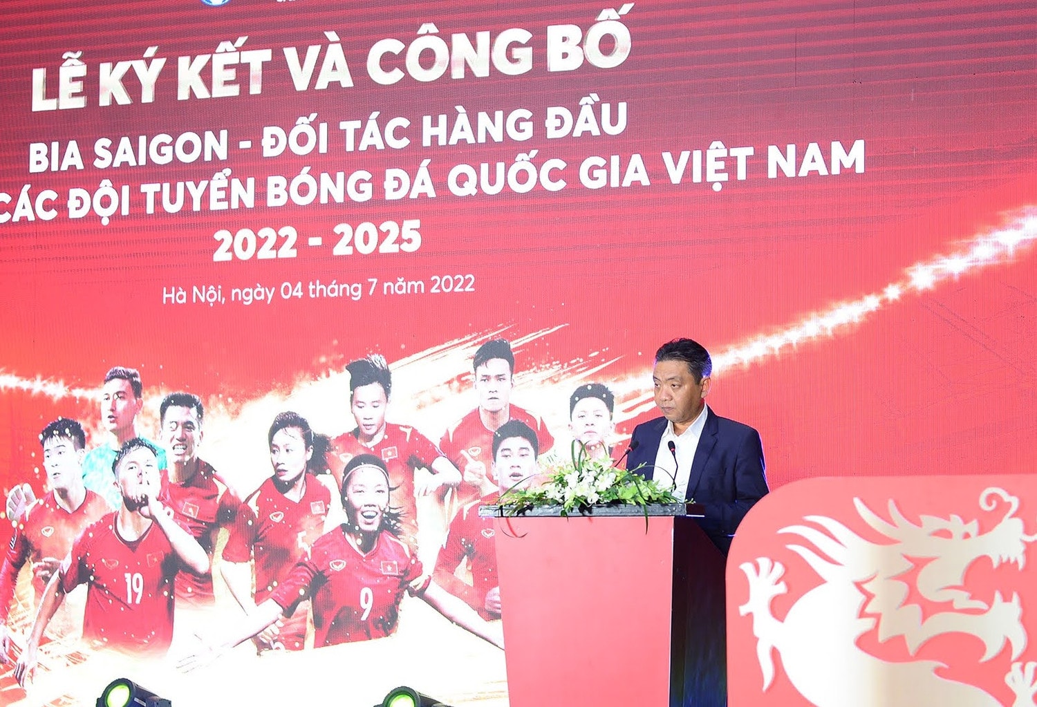 Chung tay đưa bóng đá Việt Nam phát triển -0