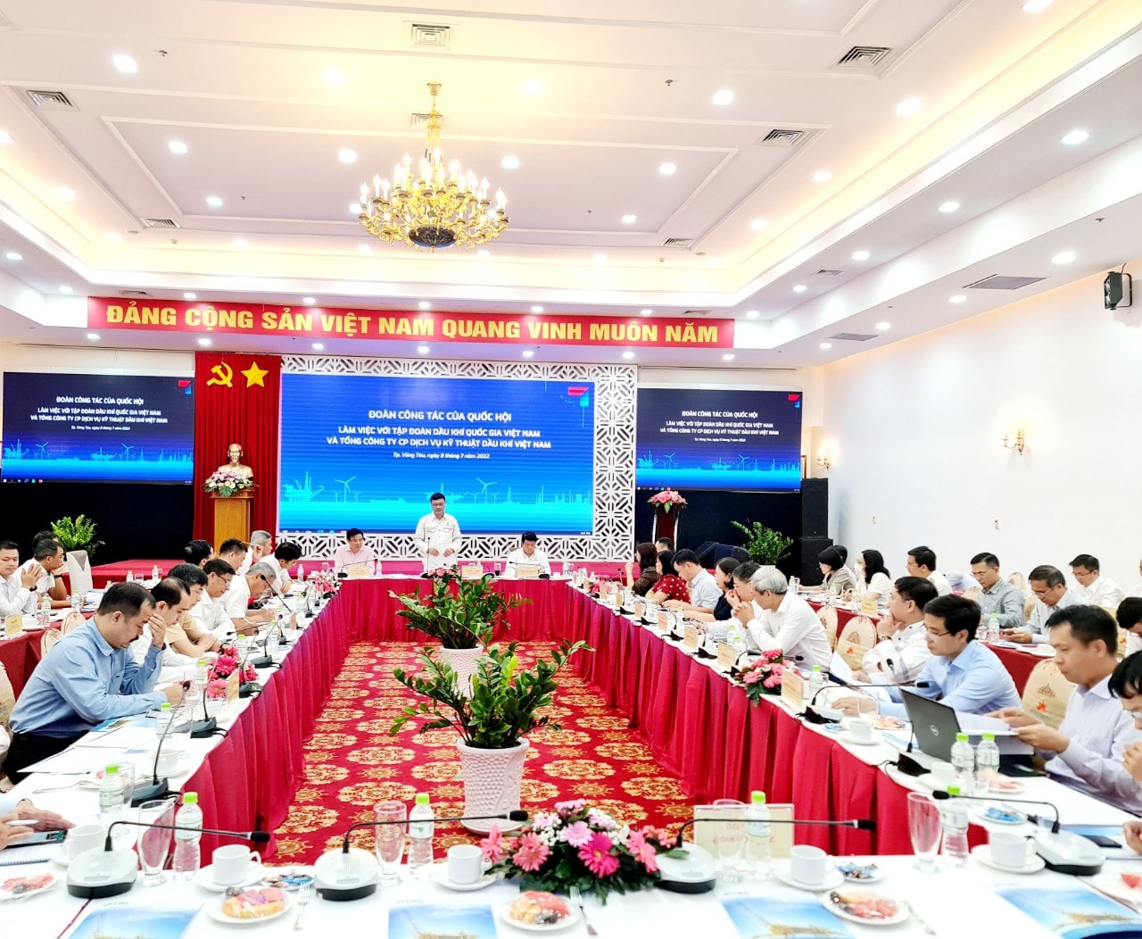 Đoàn công tác của Quốc hội làm việc với Tập đoàn dầu khí và PTSC -0