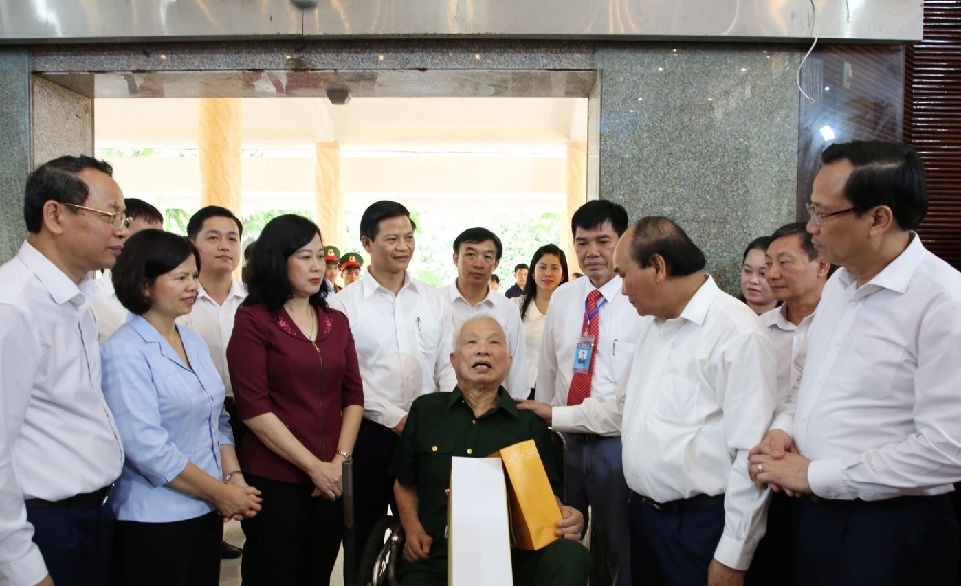 Chủ tịch nước Nguyễn Xuân Phúc thăm, tặng quà nhân Ngày Thương binh, liệt sĩ tại Bắc Ninh -0