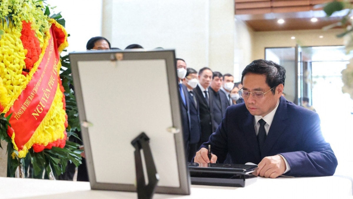 Thủ tướng Phạm Minh Chính ghi sổ tang tưởng niệm cựu Thủ tướng Nhật Bản -0