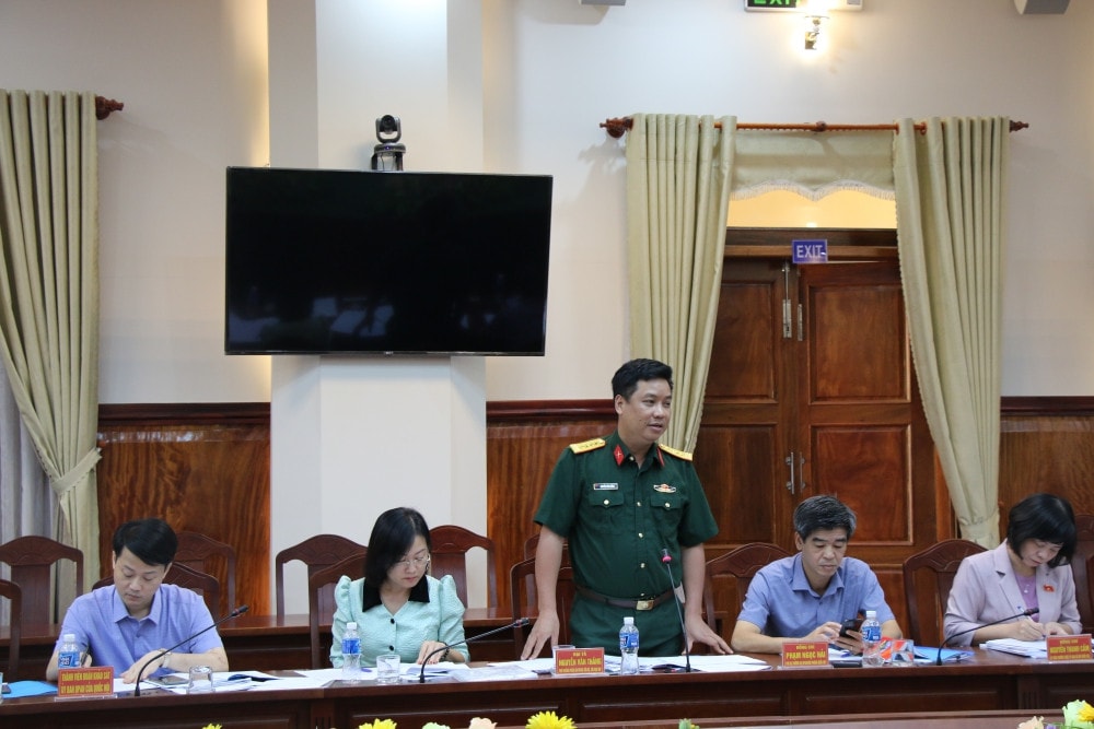 Đại diện Ban soạn thảo Luật Phòng thủ dân sự, Đại tá Nguyễn Văn Thắng phát biểu ý kiến Uỷ ban Quốc phòng và An ninh khảo sát về phòng thủ dân sự tại tỉnh Bình Thuận -0