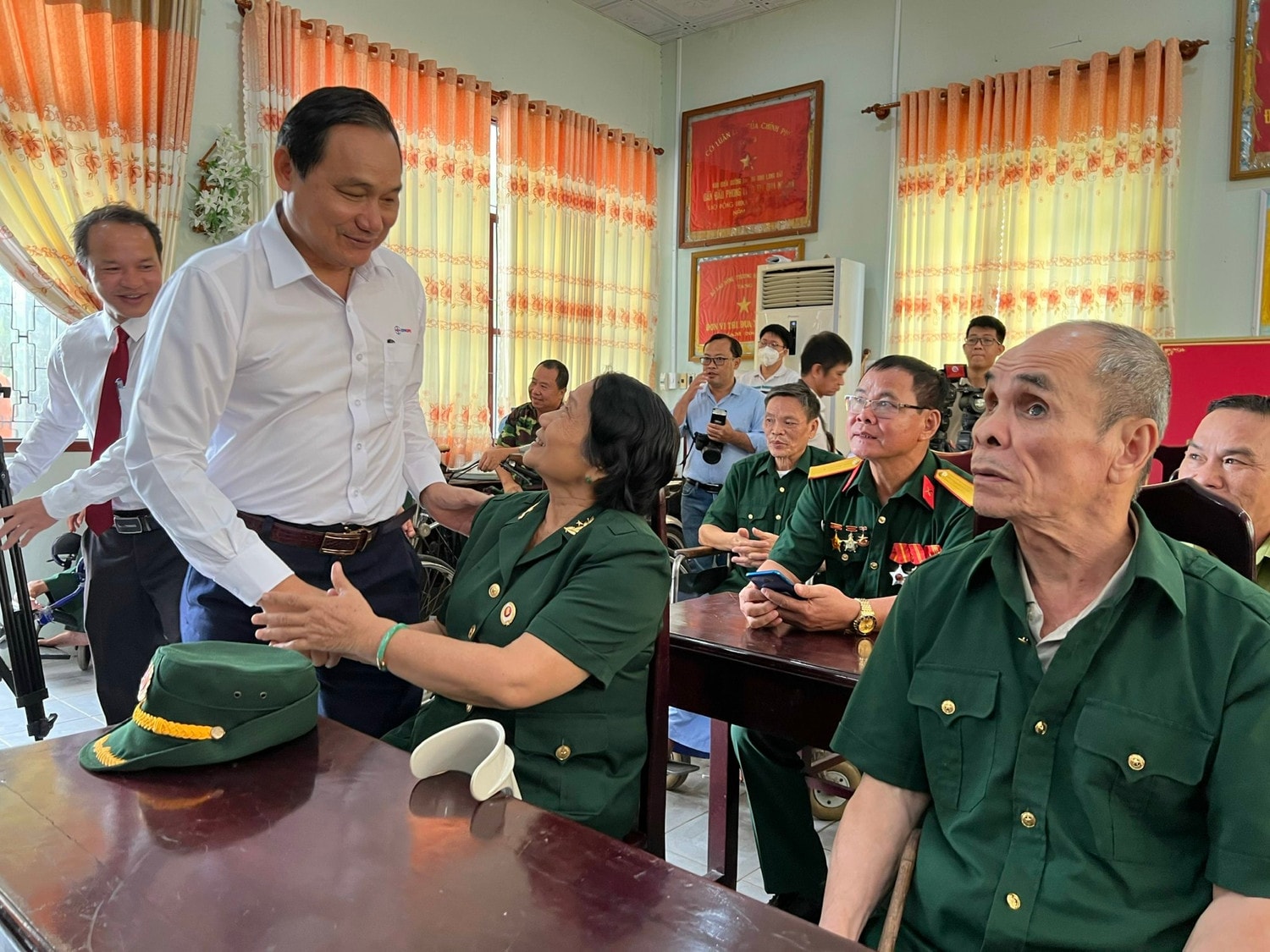Nghĩa tình ngành điện miền Nam với các thương, bệnh binh -0