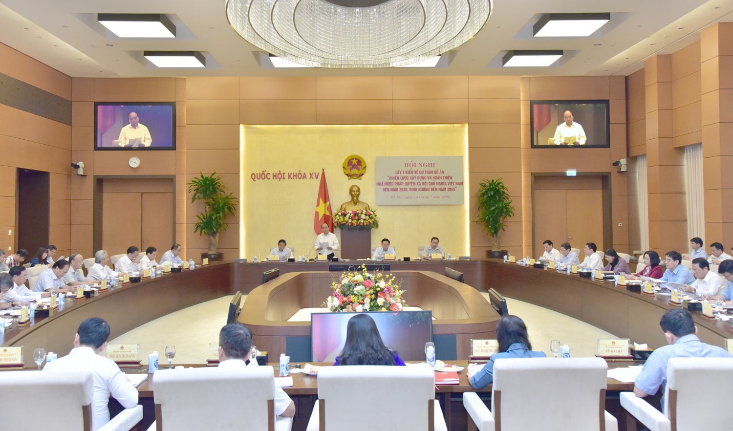 Chủ tịch Nước Nguyễn Xuân Phúc và Chủ tịch Quốc hội Vương Đình Huệ đồng chủ trì hội nghị về Đề án xây dựng Nhà nước pháp quyền -0