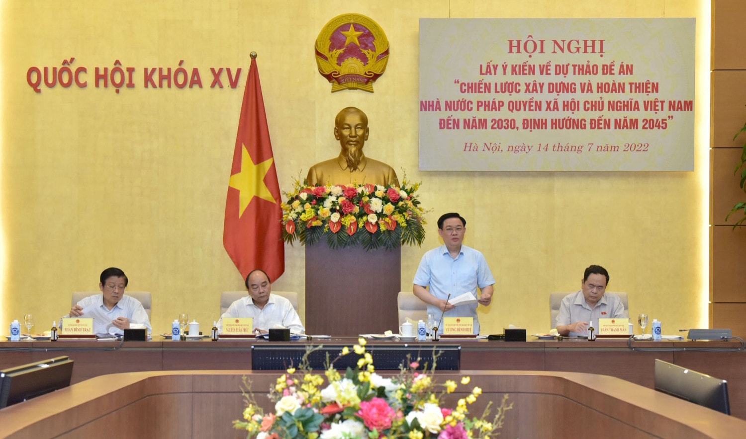 Chủ tịch Nước Nguyễn Xuân Phúc và Chủ tịch Quốc hội Vương Đình Huệ đồng chủ trì hội nghị về Đề án xây dựng Nhà nước pháp quyền -0
