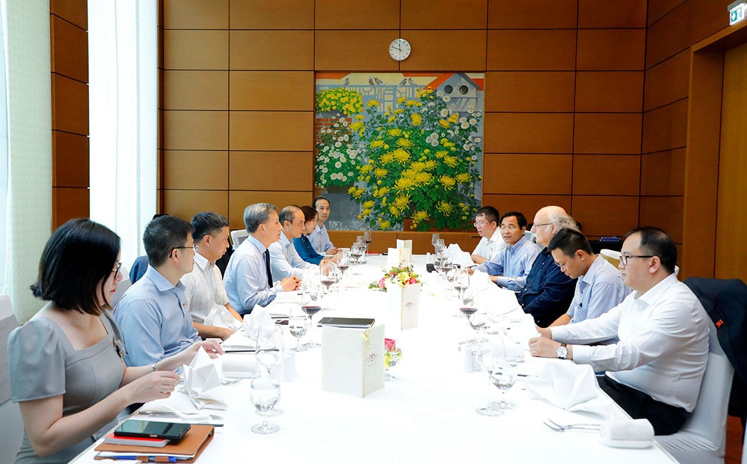 Chủ nhiệm Ủy ban Khoa học, Công nghệ và Môi trường Lê Quang Huy tiếp Giáo sư Duncan Haldane -0