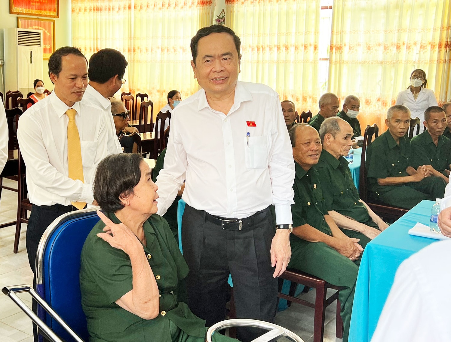 Phó Chủ tịch Thường trực Quốc hội Trần Thanh Mẫn thăm, tặng quà gia đình chính sách tại Bà Rịa - Vũng Tàu -0