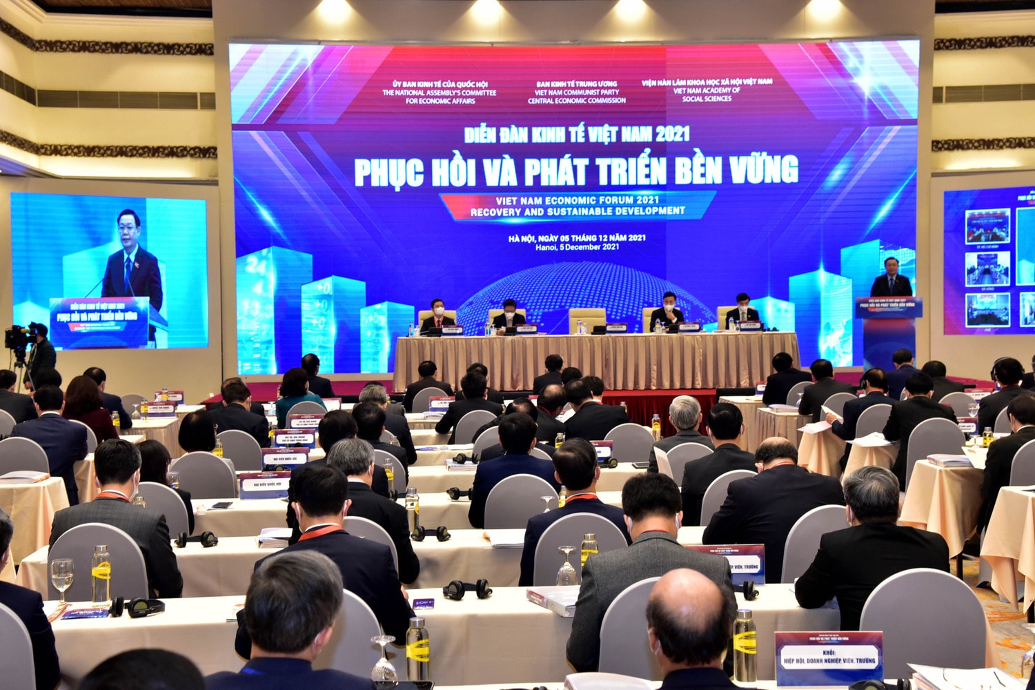 Diễn đàn Kinh tế Việt Nam 2021 chủ đề 