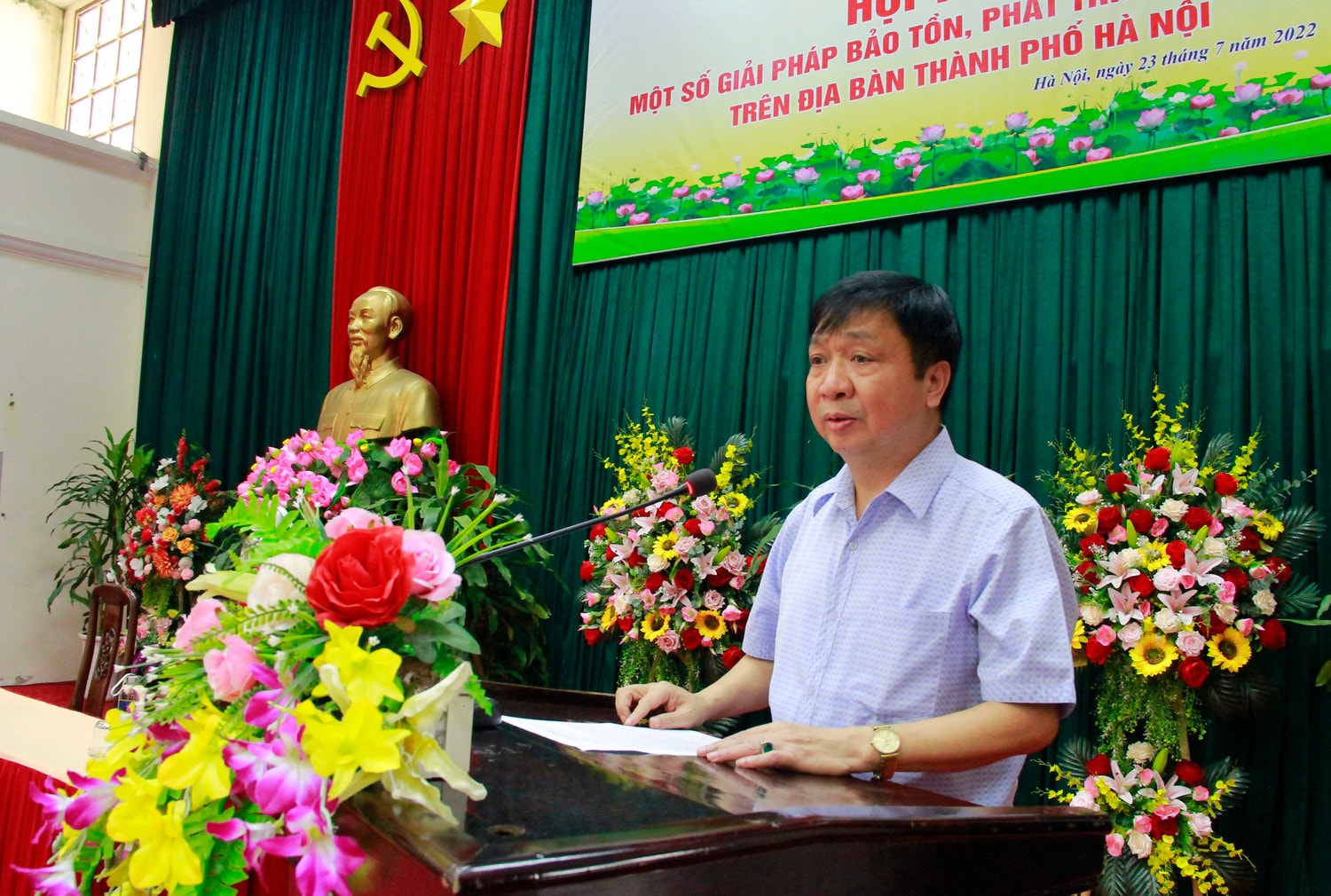 Chi Cục trưởng Chi cục Phát triển nông thôn thành phố Nguyễn Văn Chí phát biểu khai mạc Hội thảo Hà Nội không để các làng nghề truyền thống bị mai một -0