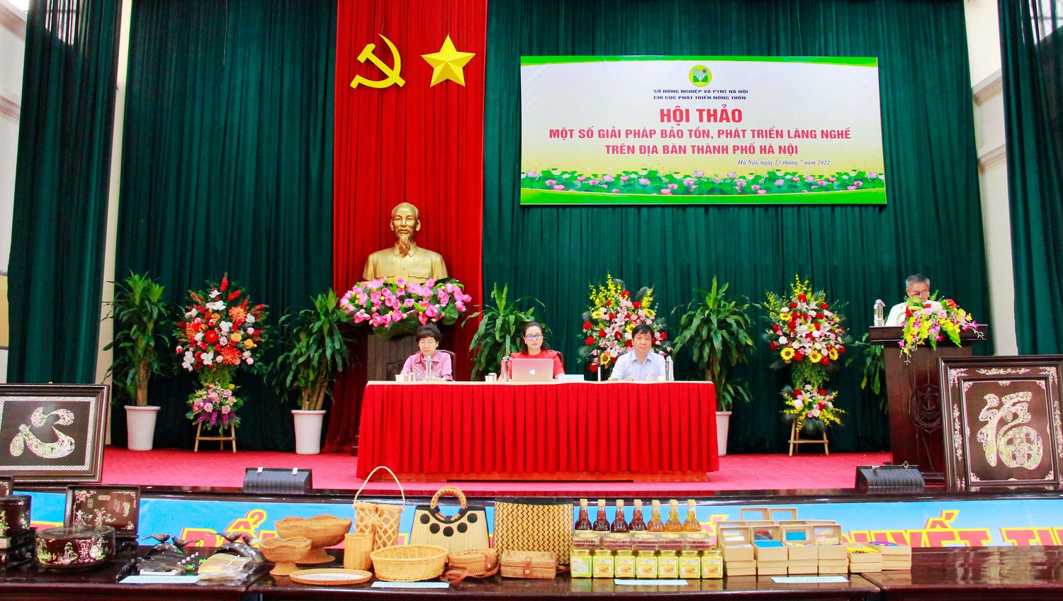 Chủ tọa điều hành Hội thảo Hà Nội không để các làng nghề truyền thống bị mai một -0