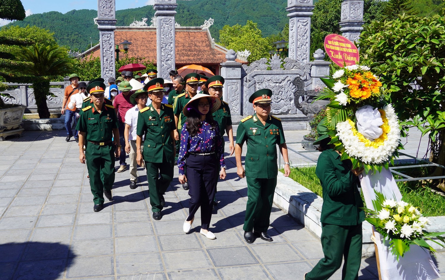 Đoàn viếng thăm Khu di tích lịch sử Truông Bồn (Đô Lương, Nghệ An) Thắp sáng 11 nghìn ngọn nến tri ân tại Nghĩa trang quốc tế Việt - Lào -0