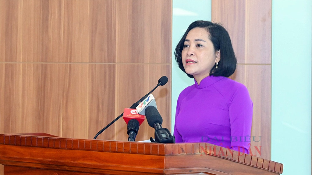 Chủ tịch Quốc hội Vương Đình Huệ trao Quyết định của Bộ Chính trị, Nghị quyết của Ủy ban Thường vụ Quốc hội về nhân sự lãnh đạo Kiểm toán Nhà nước -4