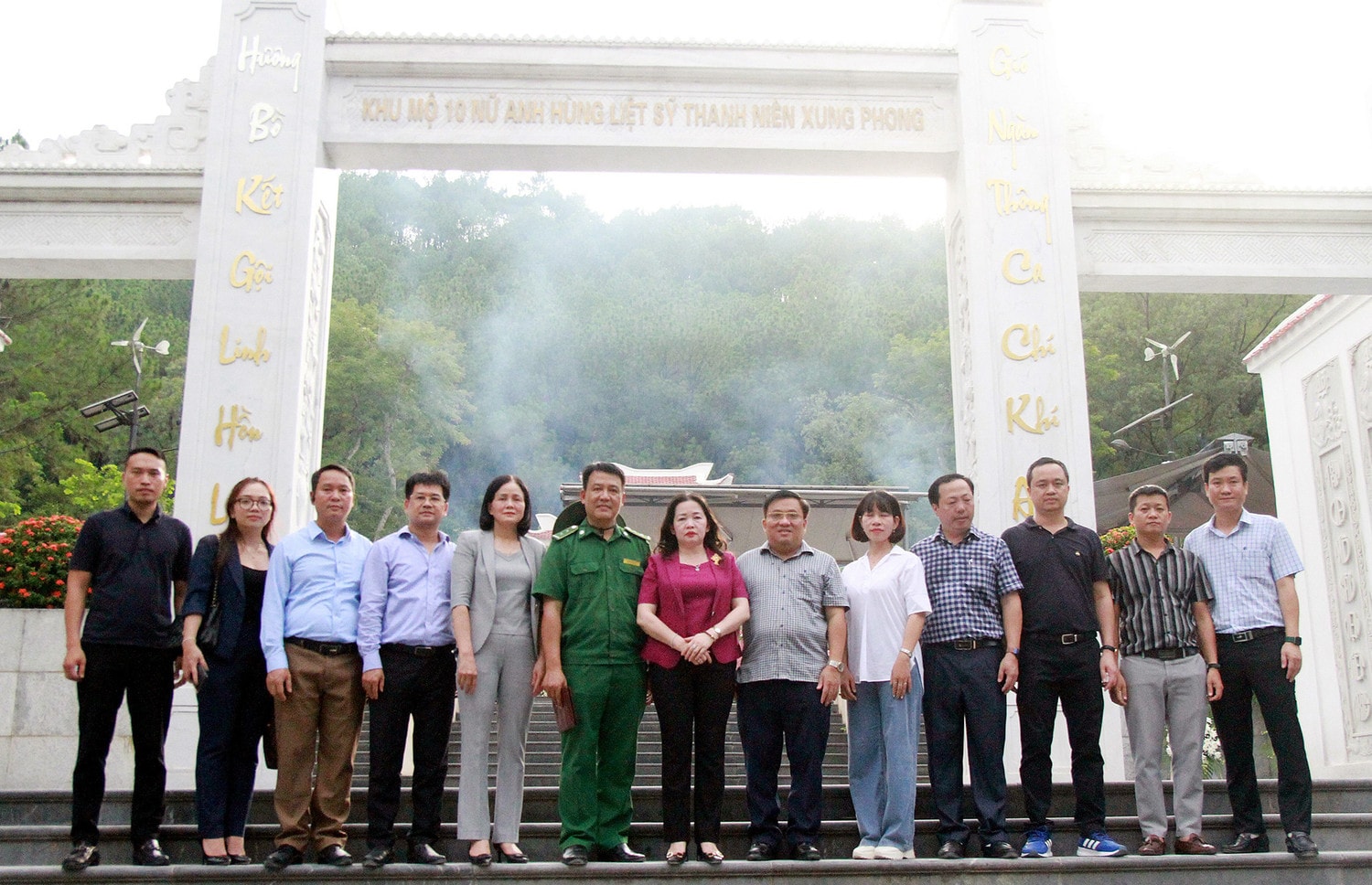Báo Đại biểu Nhân dân dâng hương tri ân các anh hùng Liệt sĩ tại Quảng Bình, Hà Tĩnh, Nghệ An
