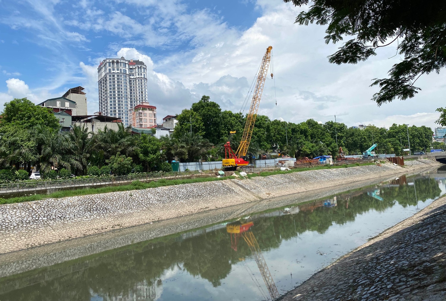 Sông Tô Lịch khu vực cầu Cót hiện nay Để sông dài vang mãi khúc hoan ca (1): Dòng sông khởi nguồn của thành phố -0