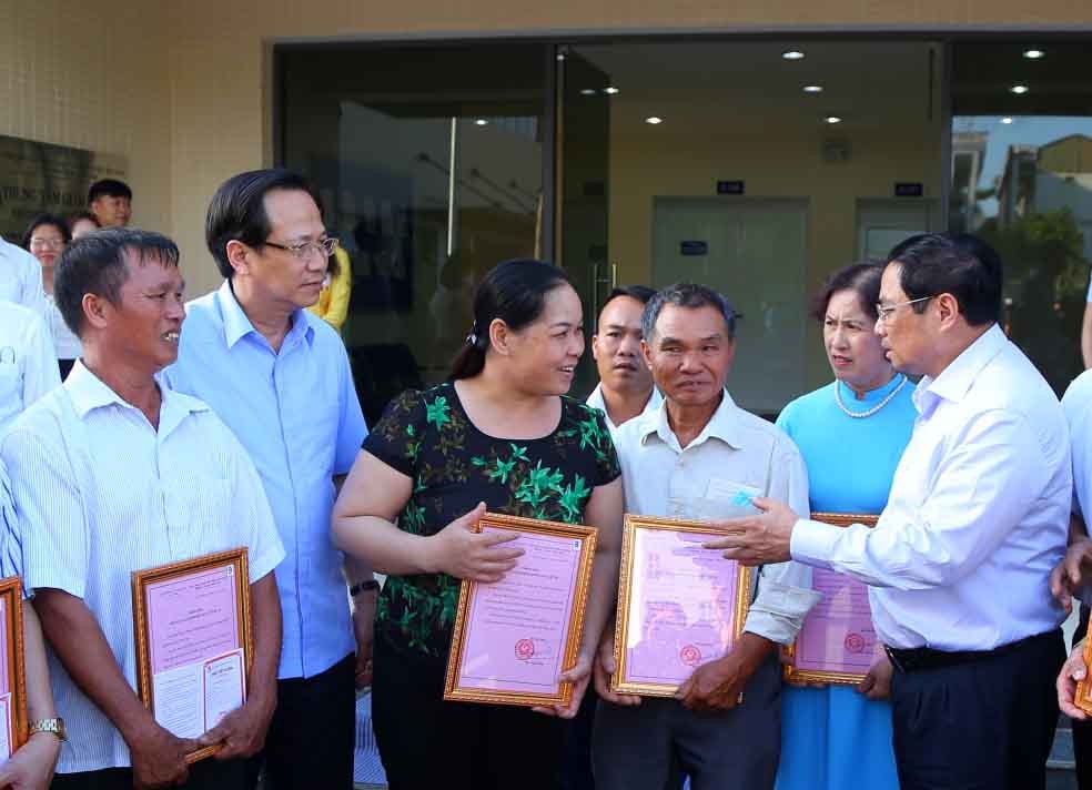Thủ tướng Chính phủ Phạm Minh Chính làm việc với các đơn vị giám định ADN hài cốt liệt sỹ -0