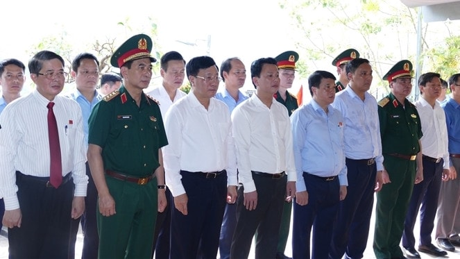 Chủ tịch Nước Nguyễn Xuân Phúc, Thủ tướng Chính phủ Phạm Minh Chính, Chủ tịch Quốc hội Vương Đình Huệ tham dự Chương trình 